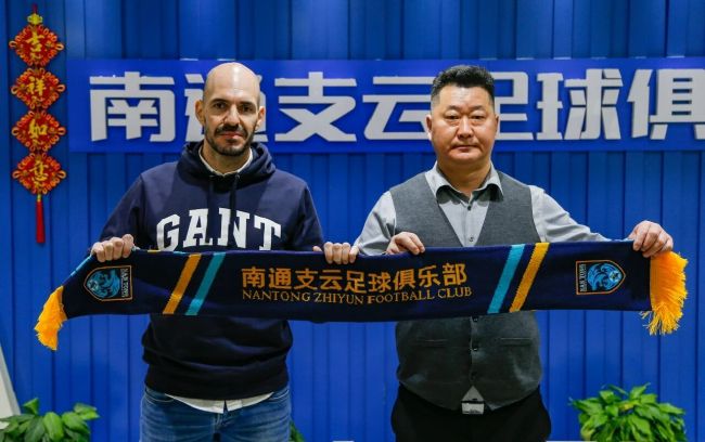 方佳欣忍不住抱怨：你以前一直抱怨自己没儿子，现在我儿子也给你生了，你又说这种话……刘家辉一脸认真的说道：我跟你说实话，我们那个臭小子，我一看他就知道他将来肯定不成器，妈的，上个小学，一百分的试卷连一门过二十的都没有，天天不学无术、就知道玩，以后能有出息就有鬼了。
